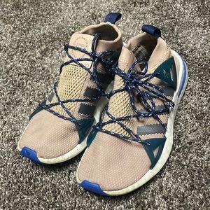 Adidas Arkyn sneakers